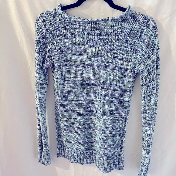 Arizona Jeans Acrylic Sweater. Juniors size XS.  Like New. Side Slits. - Picture 4 of 12